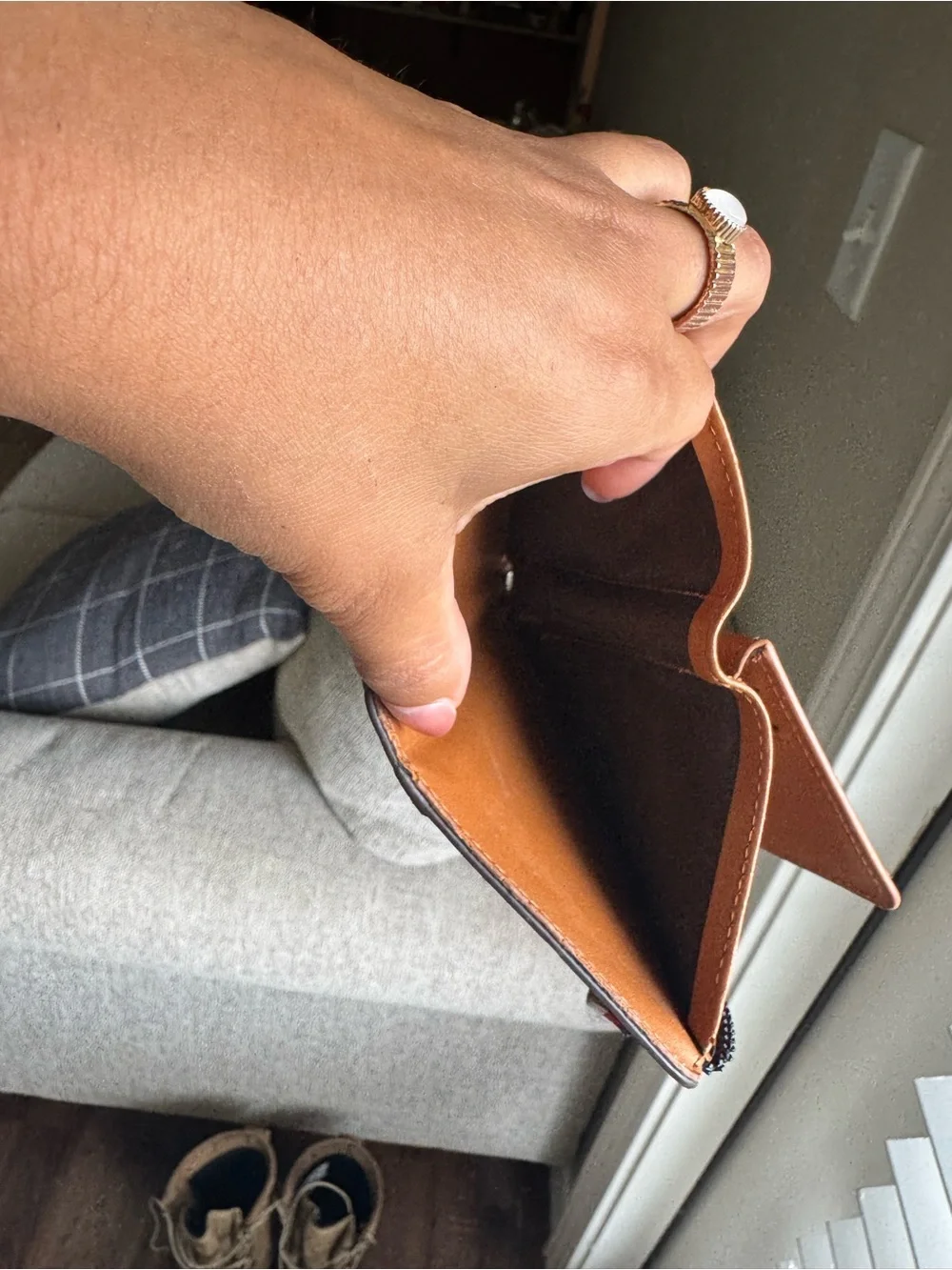 AIKS Kangaroo Brown Leather Zip Wallet